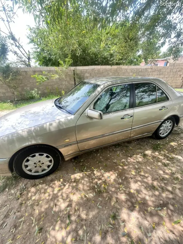 Mercedes-Benz C class 1995 · 1.8 AT
