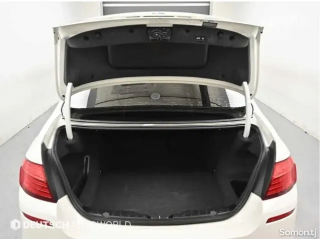 BMW M5 2016 · 4.4 AT