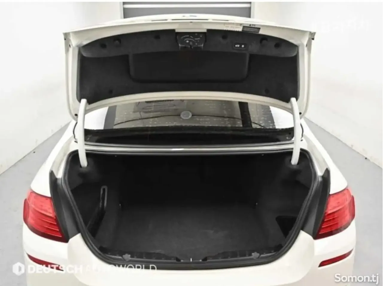BMW M5 2016 · 4.4 AT