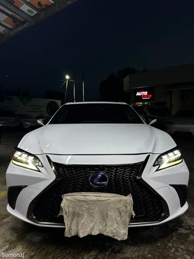 Lexus ES series 2019 · 3.0 AT