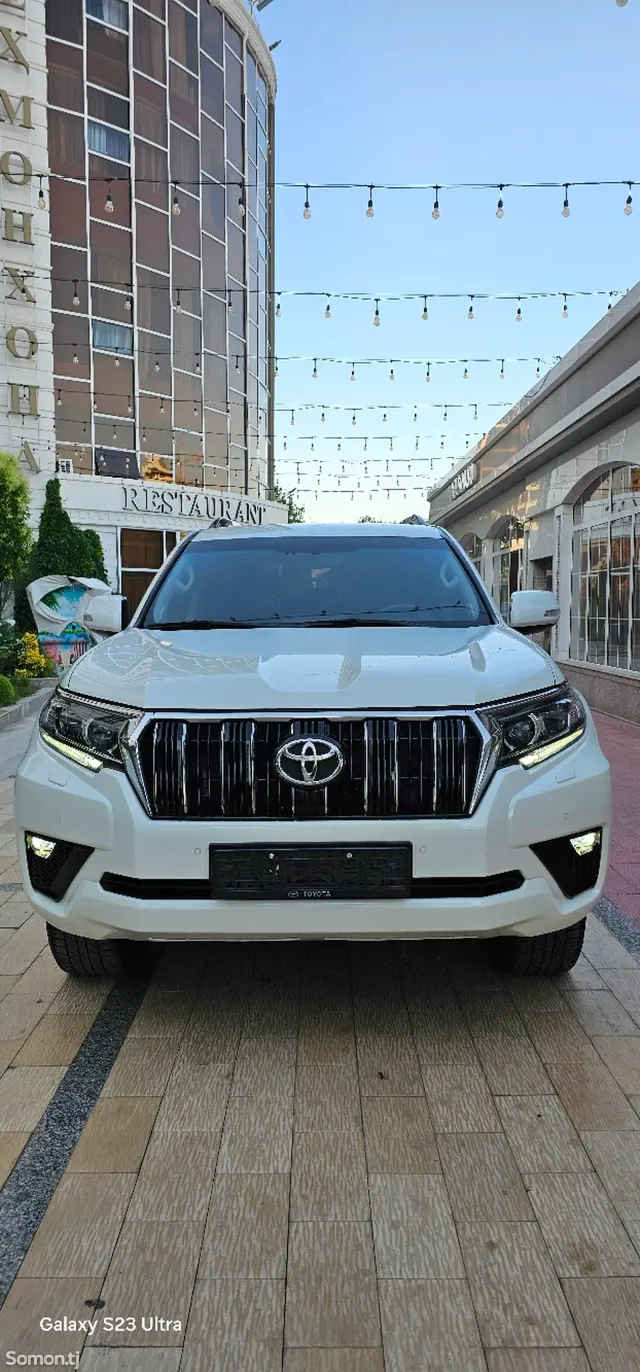 Toyota Land Cruiser Prado 2019 · 2.8 AT