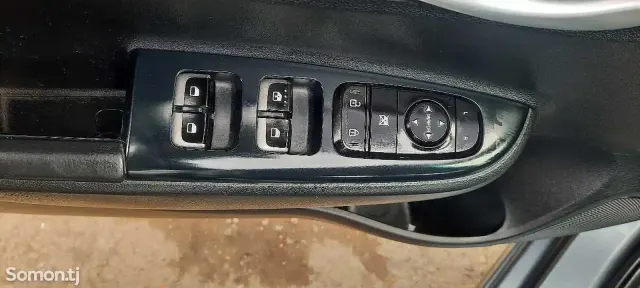 Kia Rio 2017 · 1.6 MT