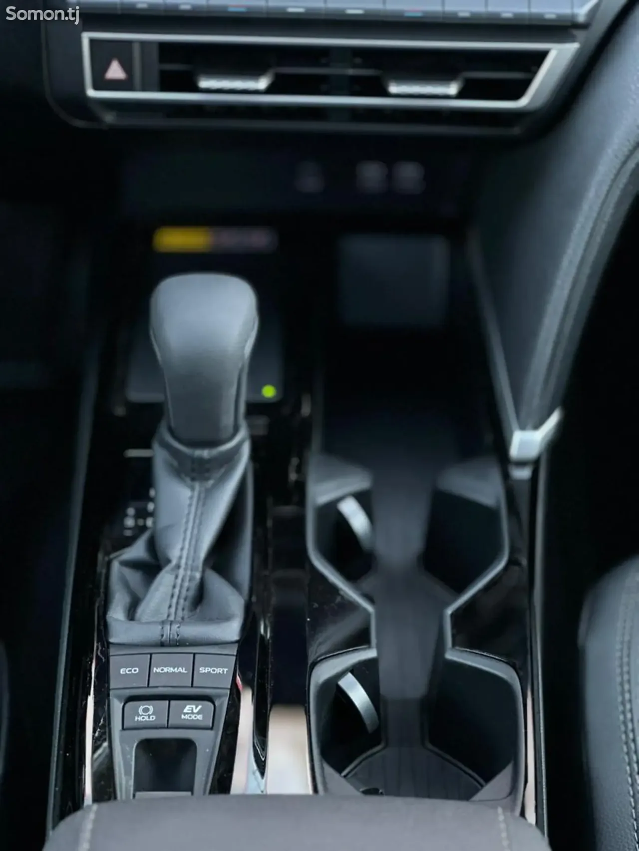 Toyota Camry 2025 · 2.5 AT