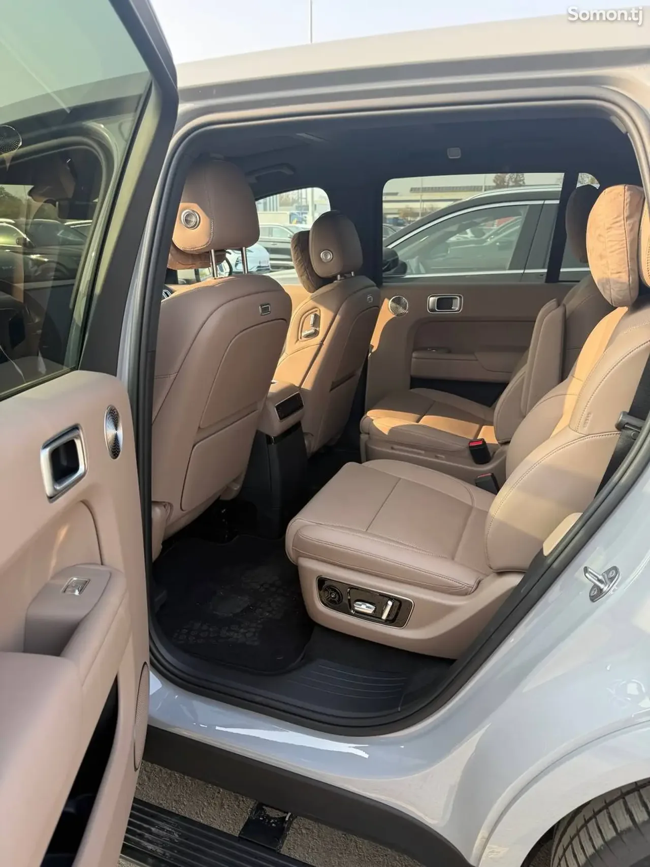 Li Auto (Lixiang) L9 2025 · 2.0 AMT