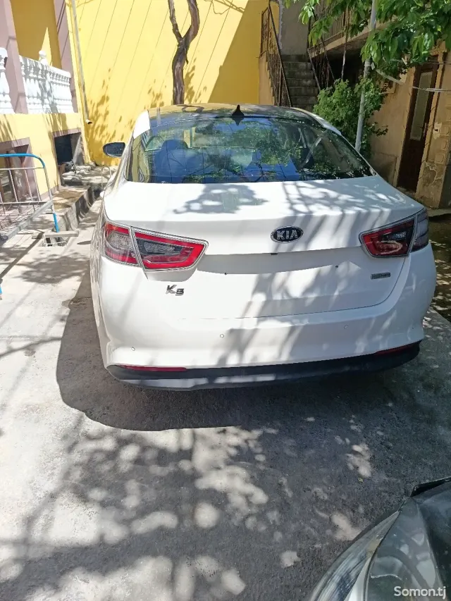 Kia K5 2014 · 2.0 AT