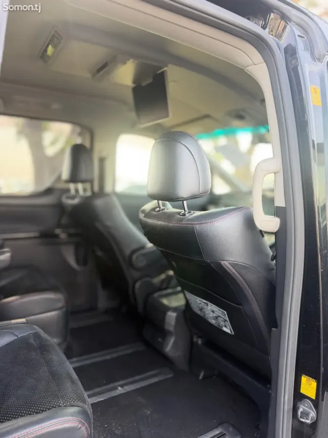 Toyota Vellfire 2014 · 2.4 AT