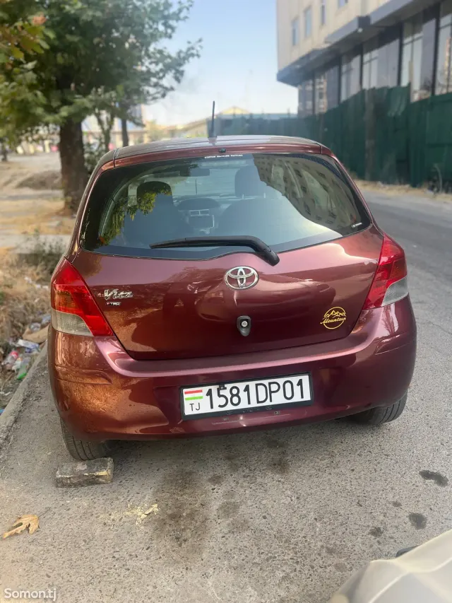 Toyota Vitz 2010 · 1.1 AT