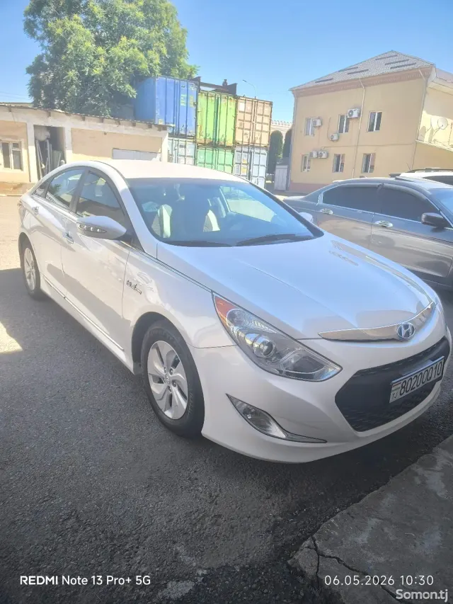 Hyundai Sonata 2014 · 2.4 AT