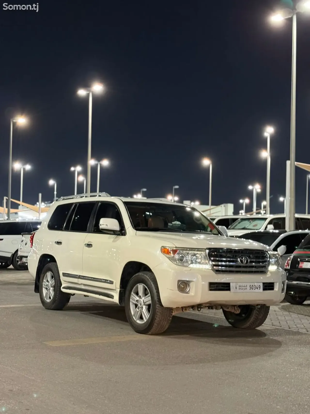 Toyota Land Cruiser 2014 · 4.6 AT