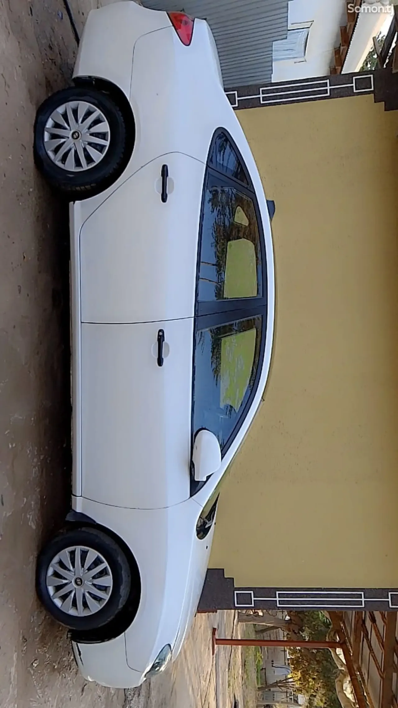 Hyundai Elantra 2009 · 1.8 MT
