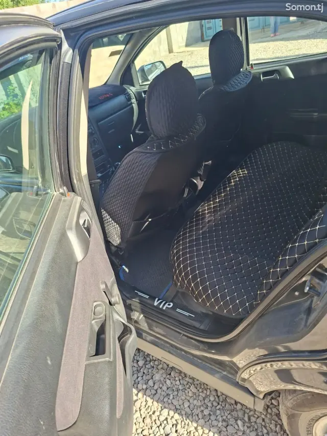 Opel Astra G 2000 · 1.6 MT