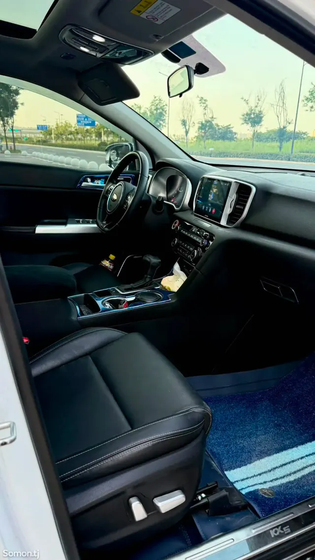 Kia K series 2016 · 1.6 AT