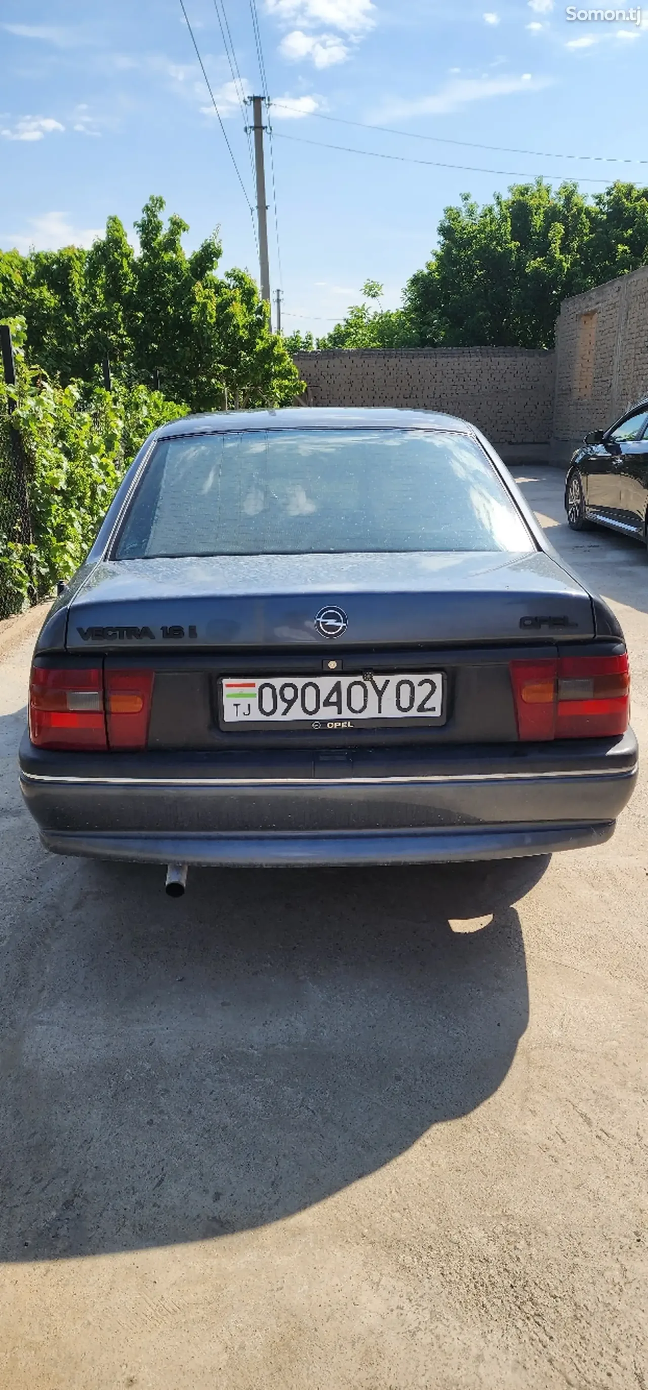 Opel Vectra A 1995 · 1.6 MT