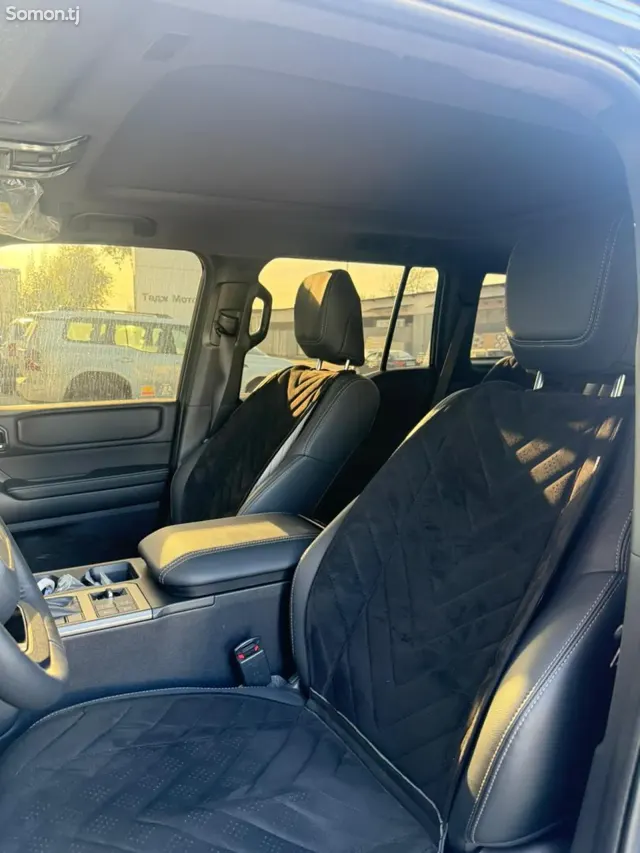 Toyota Land Cruiser Prado 2025 · 2.4 AT