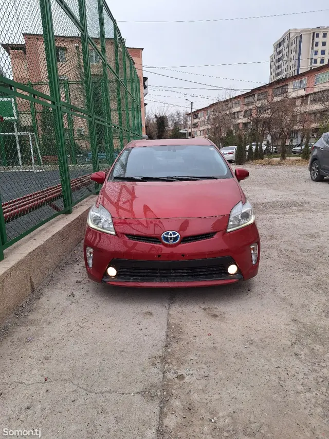 Toyota Prius 2014 · 1.8 AT