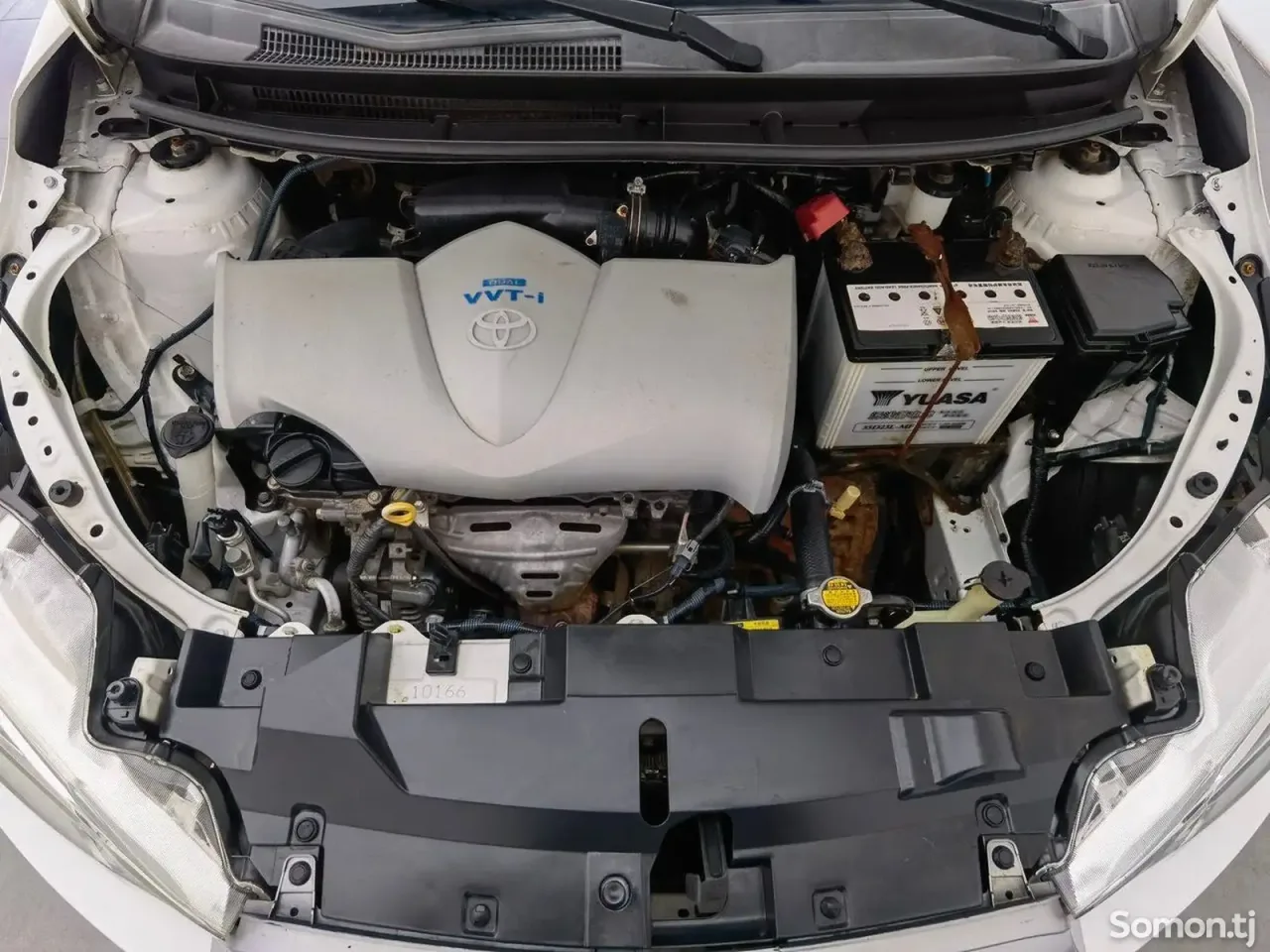 Toyota Yaris 2015 · AT