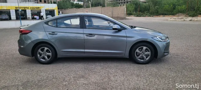 Hyundai Avante 2015 · 1.6 AT