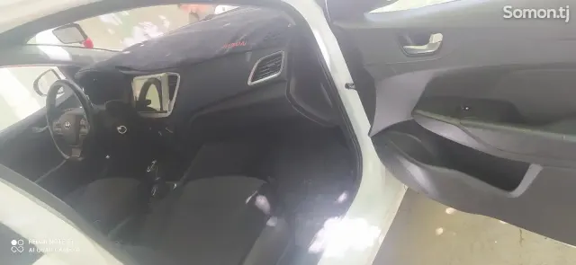 Hyundai Solaris 2018 · 1.6 AT