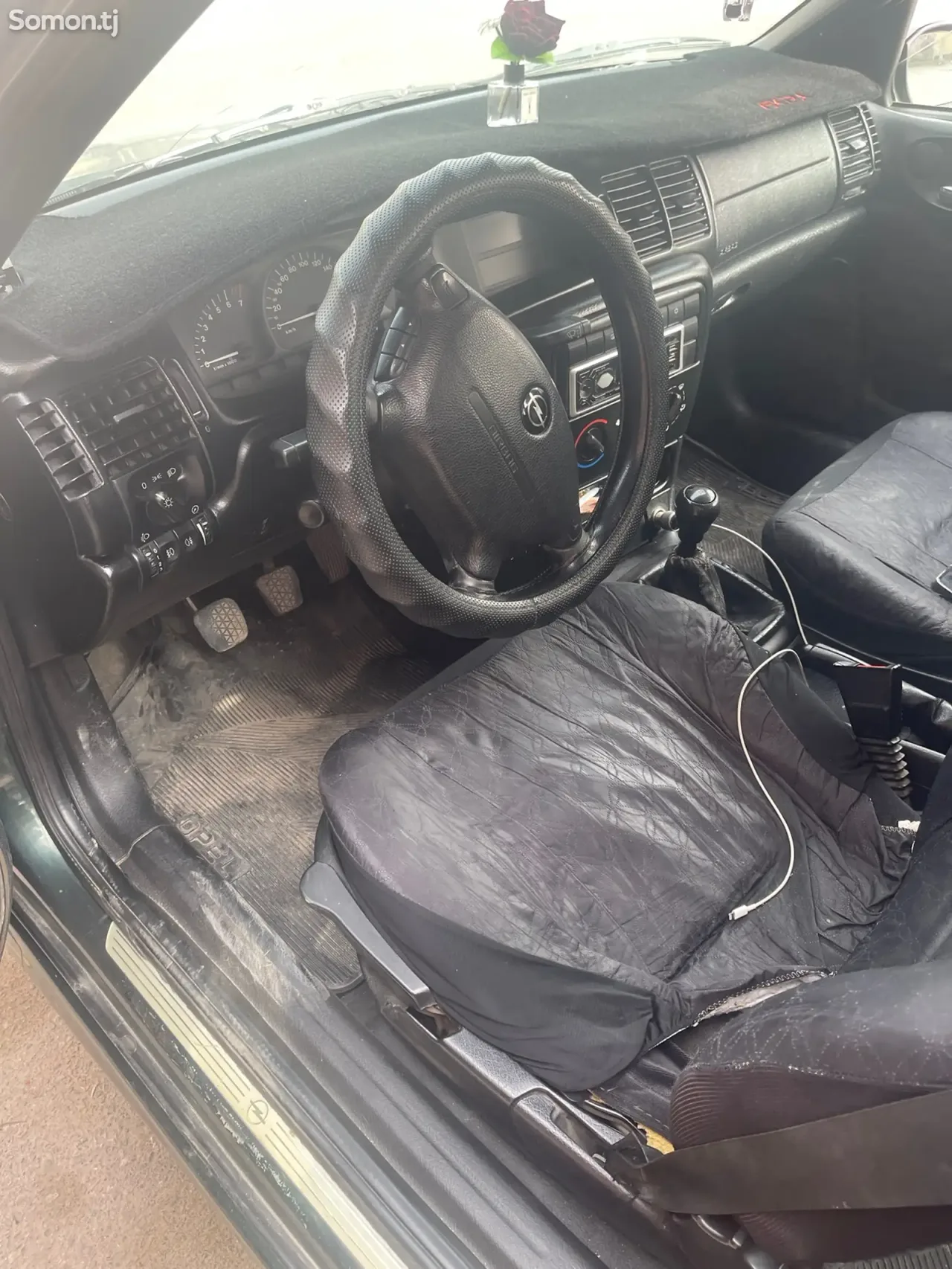 Opel Vectra B 2000 · 1.8 MT