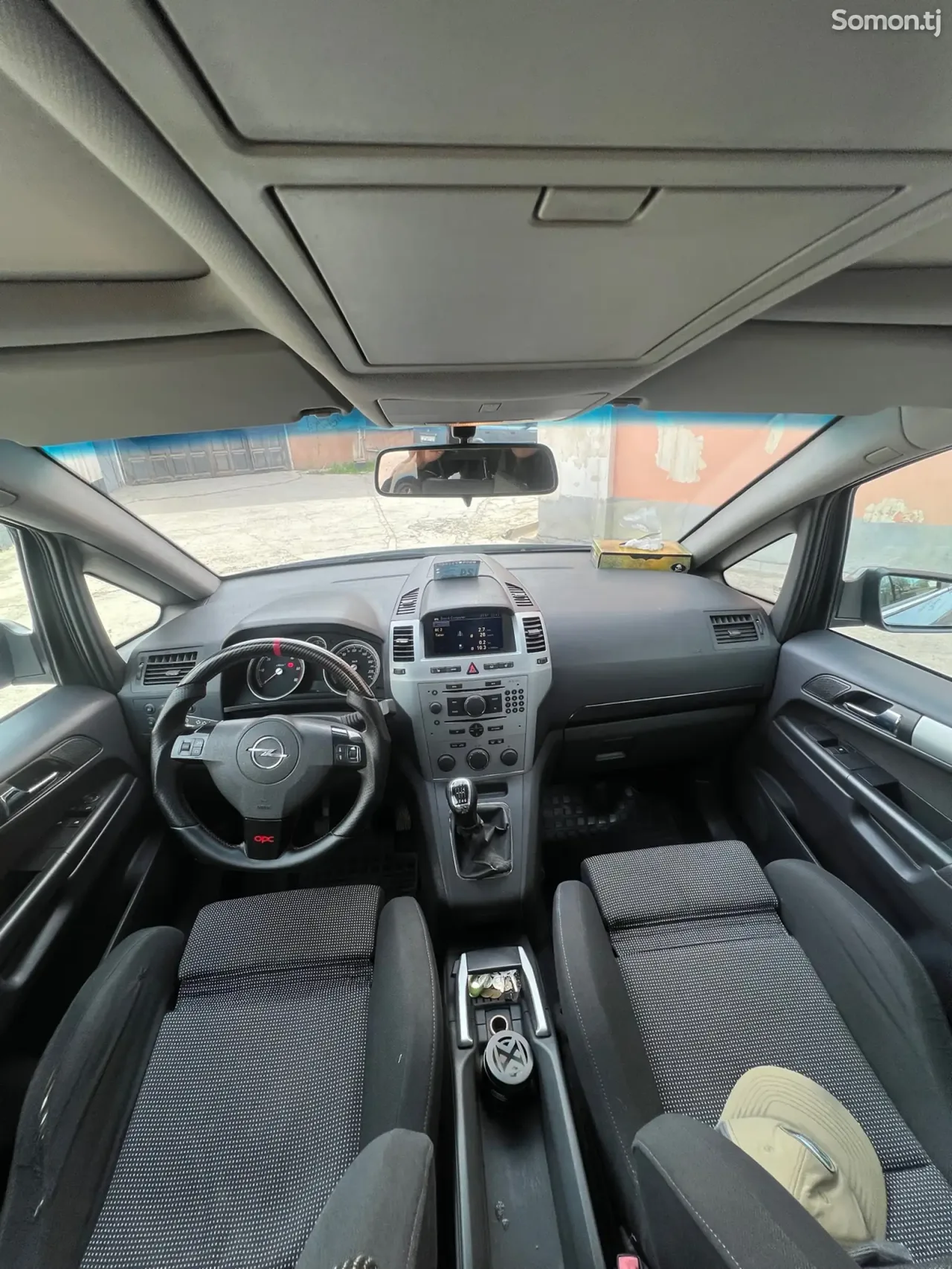 Opel Zafira 2010 · 1.9 MT