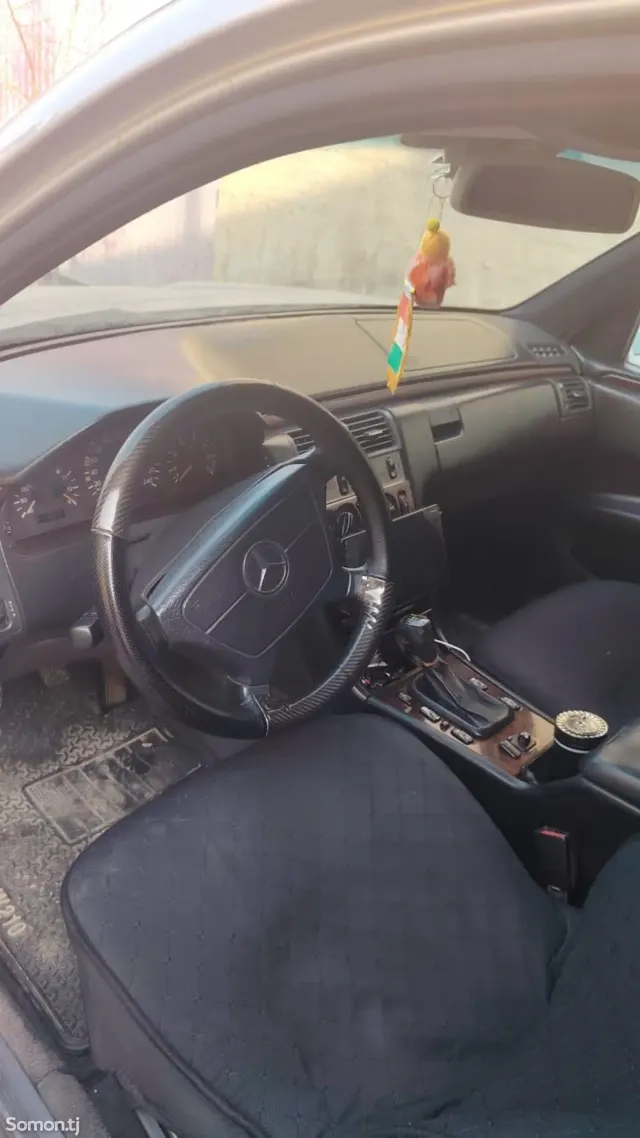 Mercedes-Benz E class 1997 · 2.3 MT