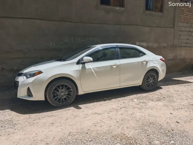 Toyota Corolla 2014 · 1.8 AT