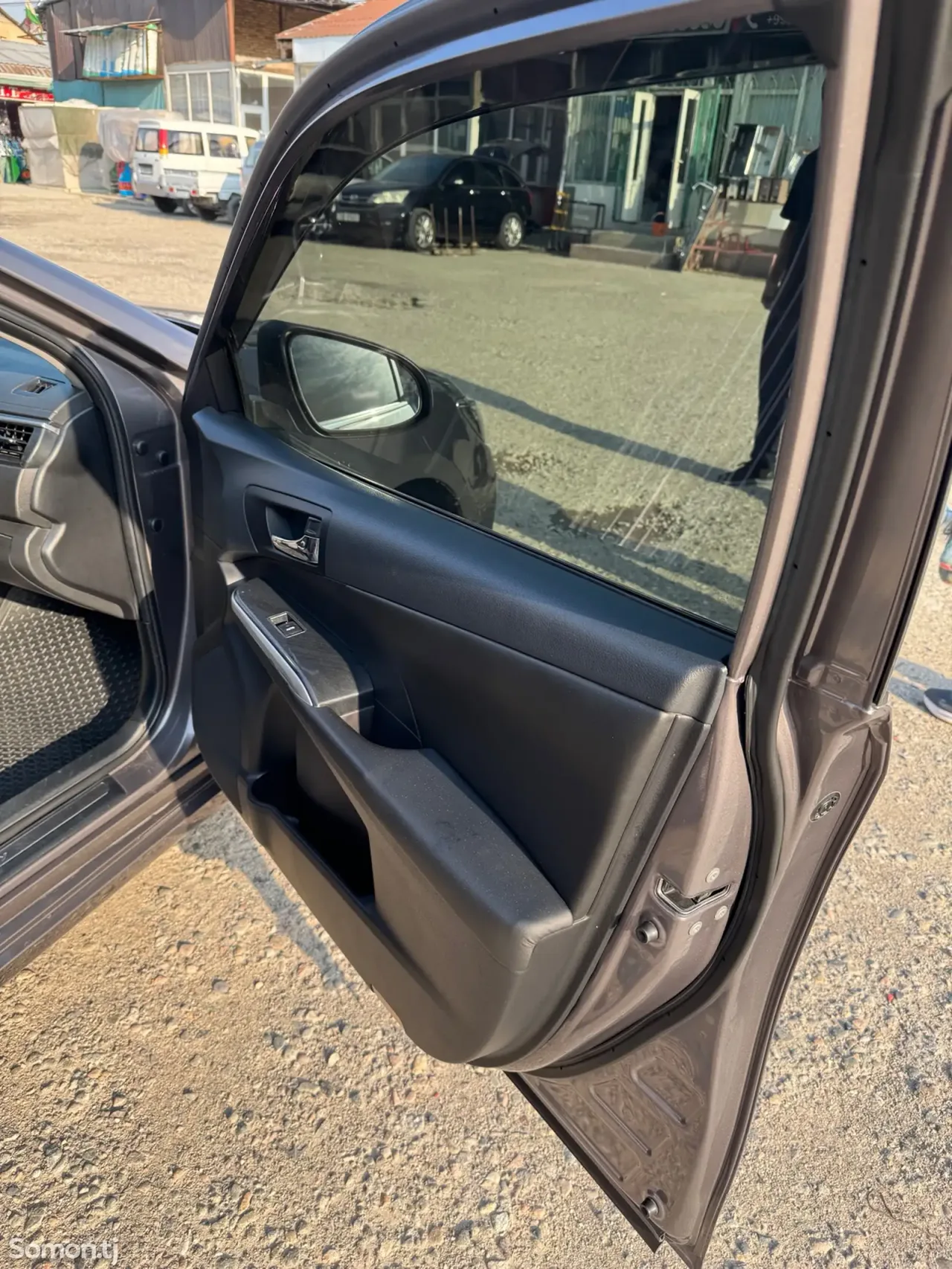Toyota Camry 2015 · 2.5 AT