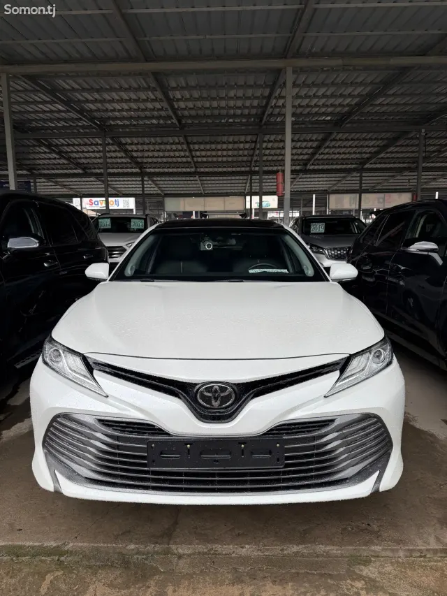 Toyota Camry 2019 · AT