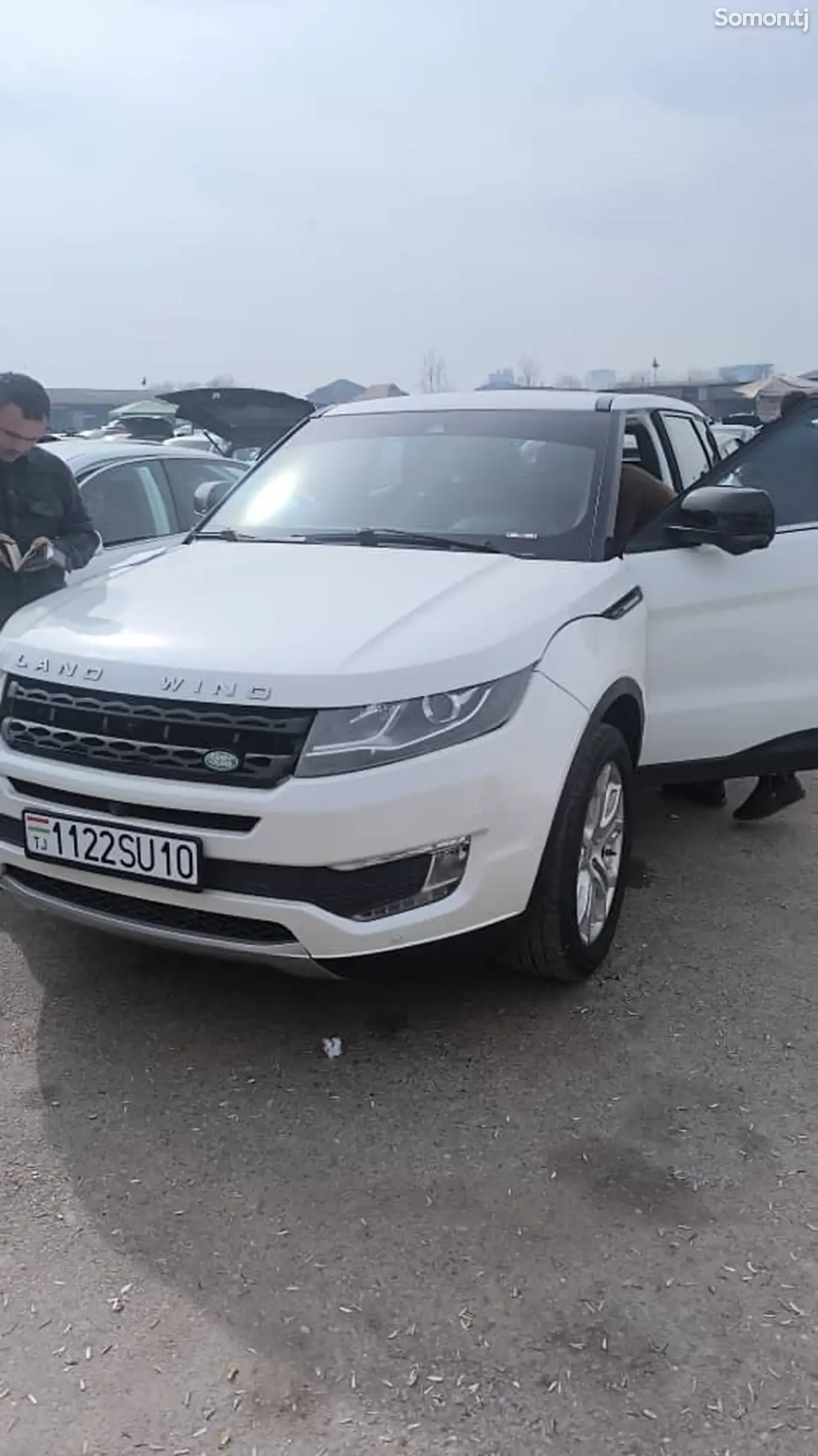 Land Rover Range Rover 2015 · 1.8 AT