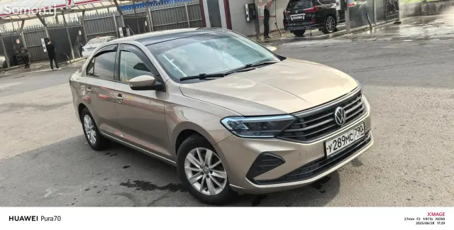 Volkswagen Polo 2021 · 1.6 AT