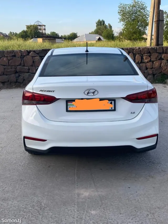 Hyundai Accent 2018 · 1.5 AT