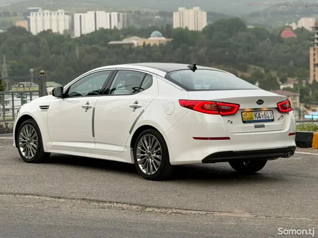 Kia K5 2015 · 2.0 AT