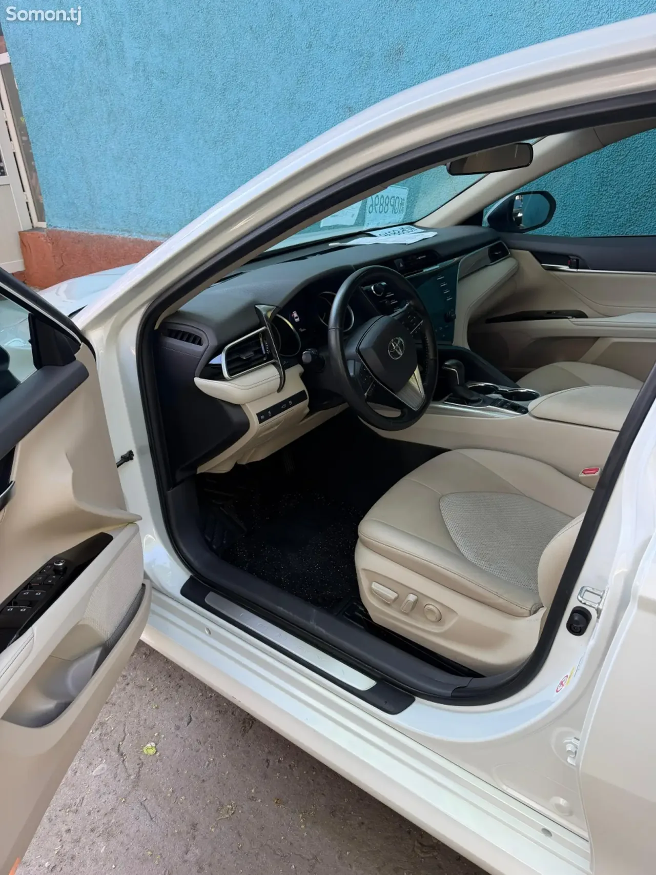 Toyota Camry 2018 · 2.5 AT