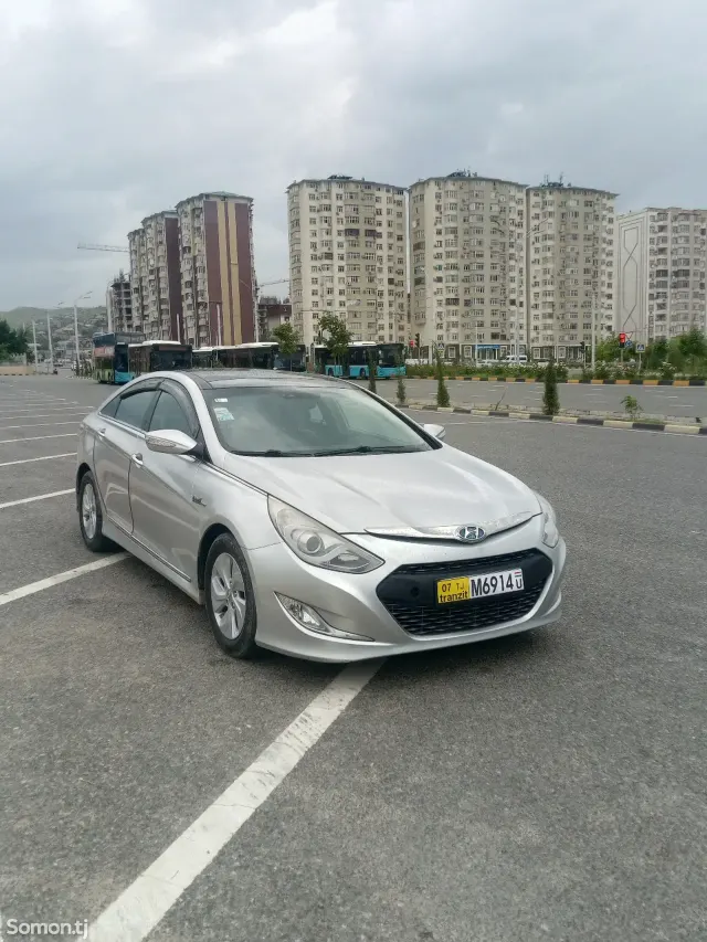 Hyundai Sonata 2012 · 2.0 AT
