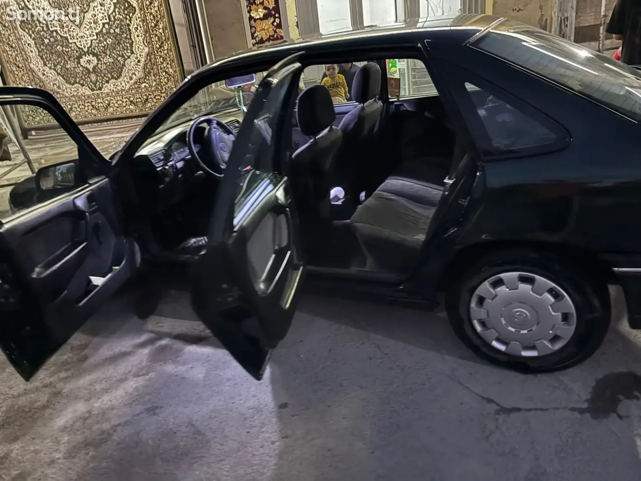Opel Vectra A 1995 · 1.6 MT