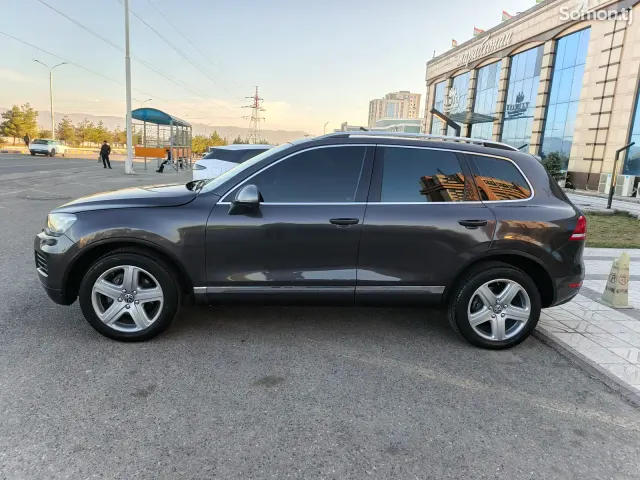 Volkswagen Touareg 2012 · 3.0 AT