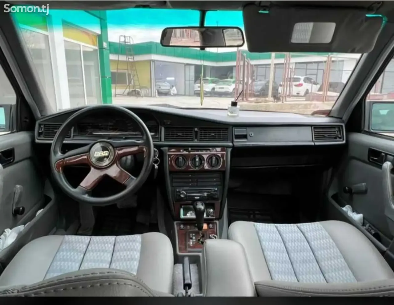 Mercedes-Benz W201 1991 · 2.3 AT