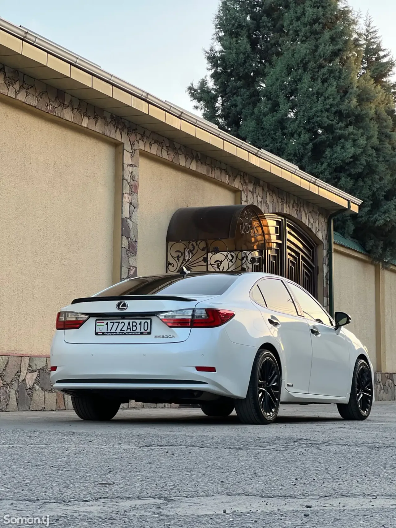 Lexus ES series 2012 · 3.0 AT