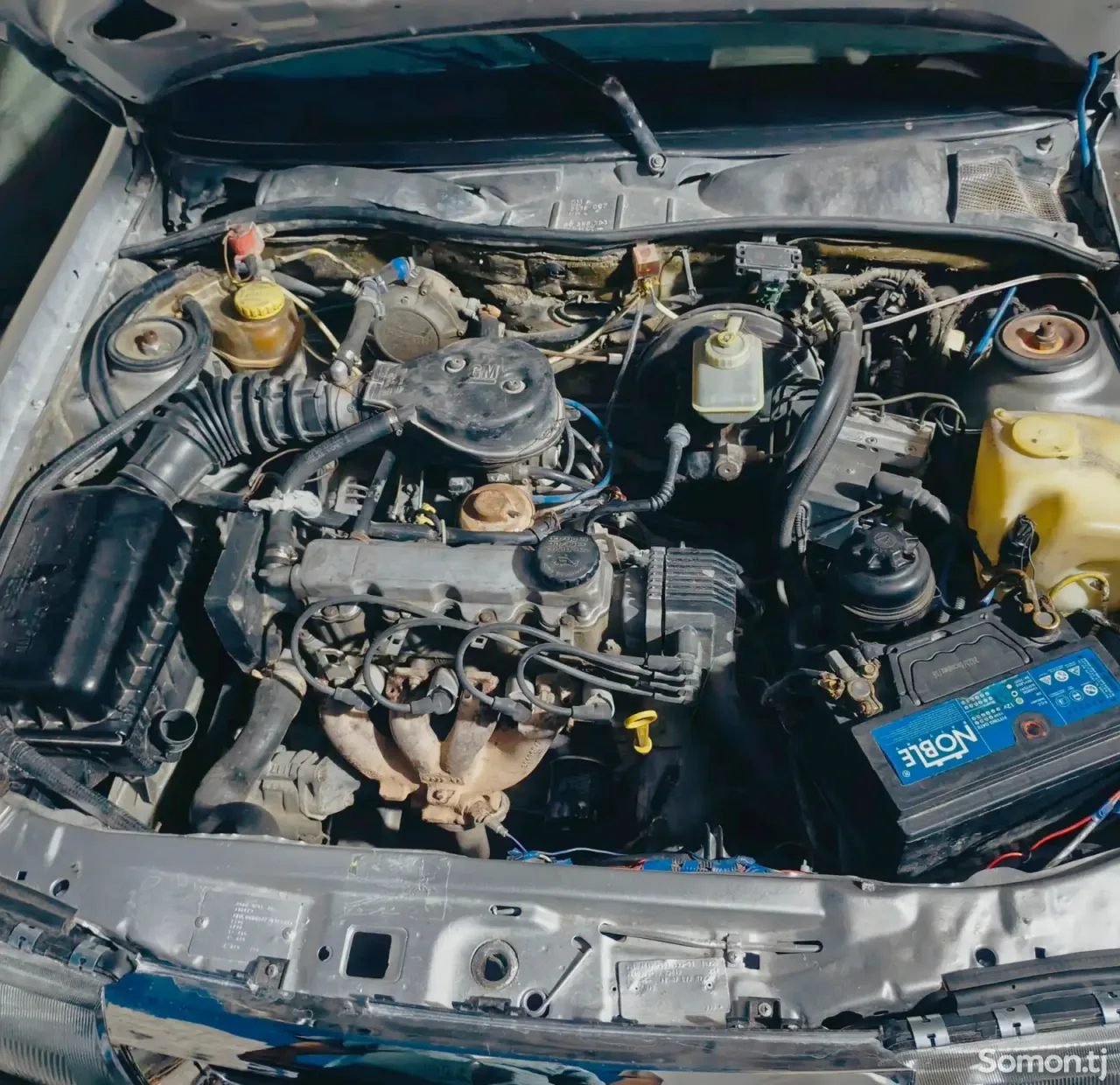 Opel Vectra A 1992 · 1.6 MT
