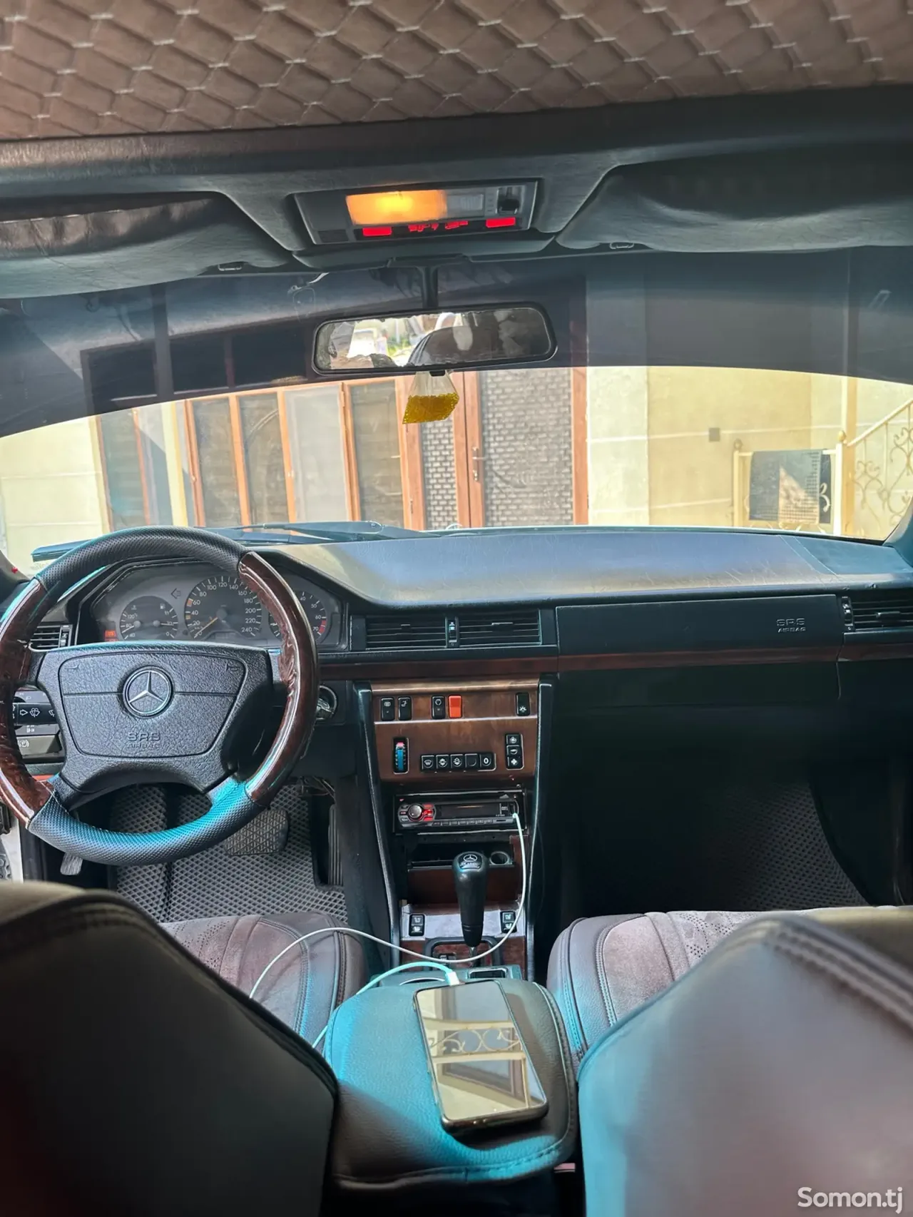 Mercedes-Benz E class 1994 · 2.0 AT