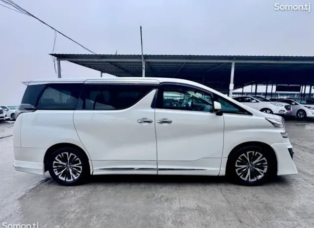 Toyota Vellfire 2016 · 2.5 AT