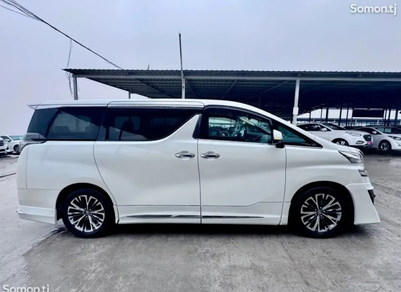 Toyota Vellfire 2016 · 2.5 AT