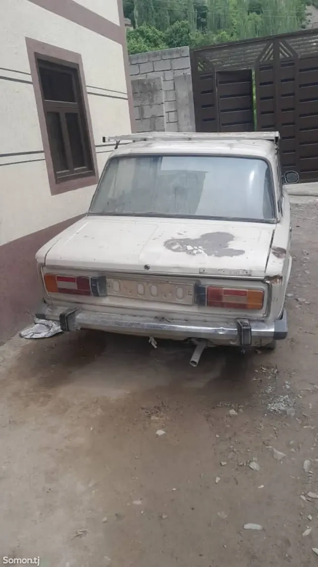 Lada (ВАЗ) 2106 1990 · 0.9 MT