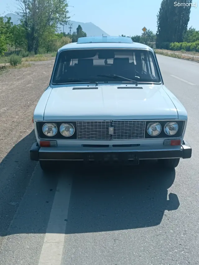 Lada (ВАЗ) 2106 1977 · 0.6 MT