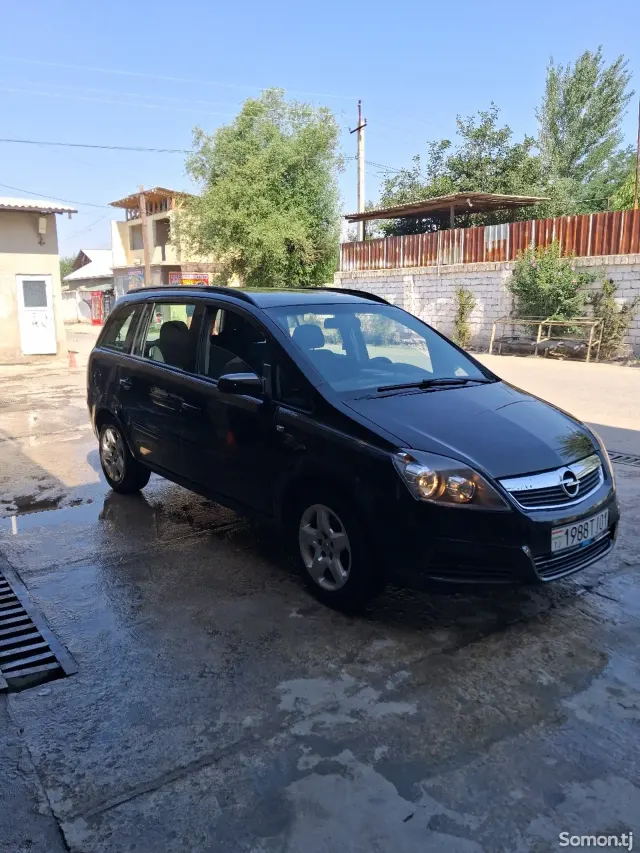 Opel Zafira 2006 · 1.6 MT