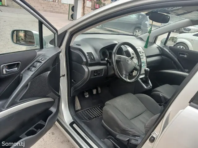 Toyota Corolla Verso 2006 · 1.8 MT