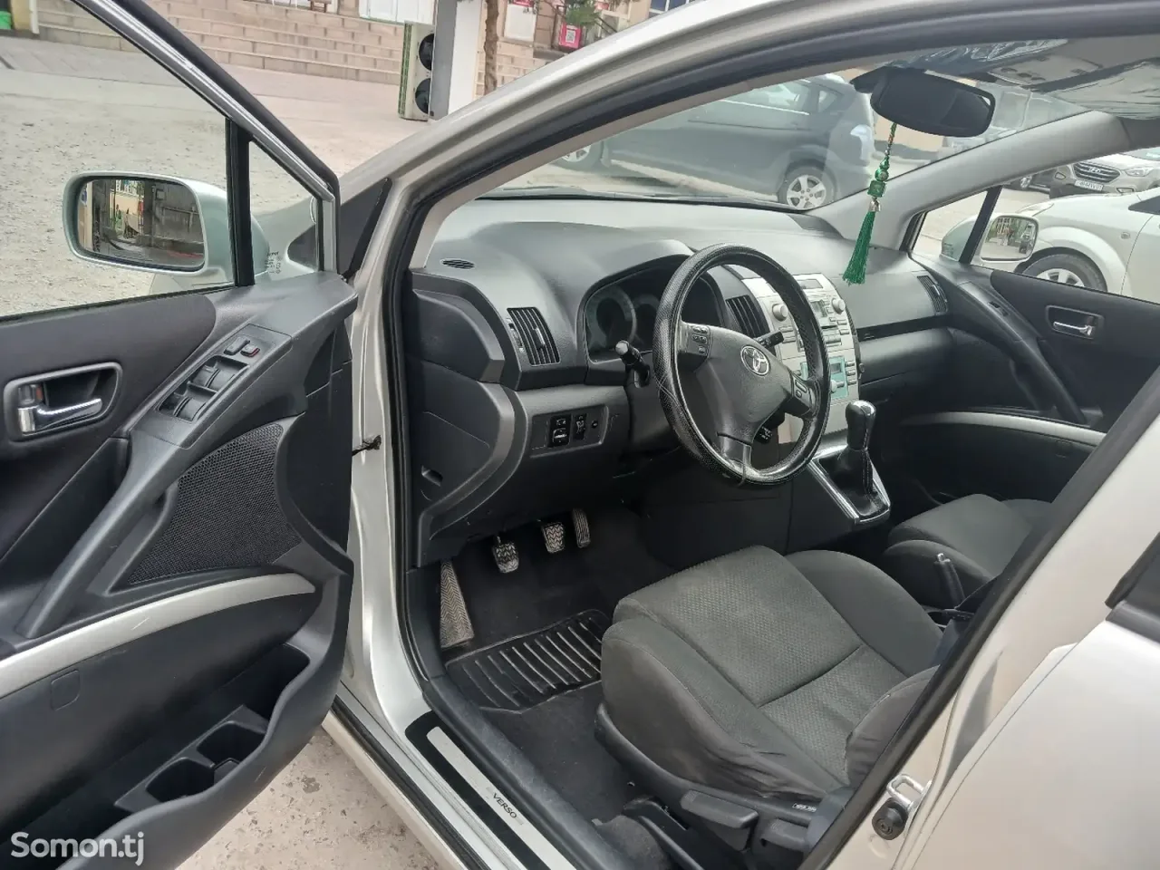 Toyota Corolla Verso 2006 · 1.8 MT