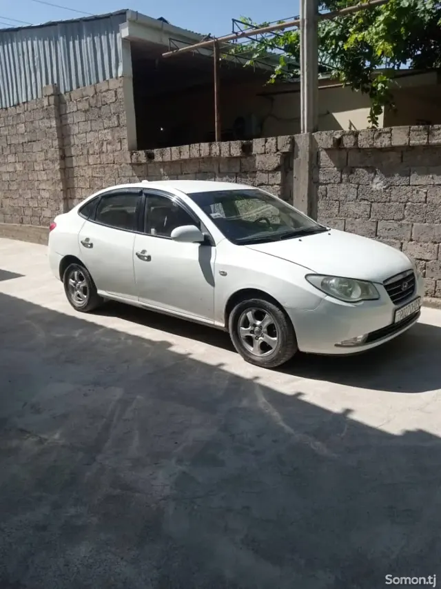Hyundai Avante 2009 · 1.6 AT
