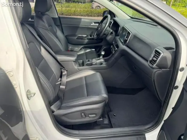 Kia Sportage 2016 · 1.6 AT