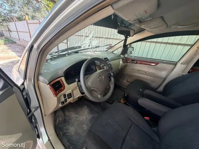 Toyota Ipsum 2007 · 2.4 MT